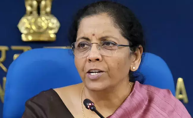 బ్యాంకుల ముందు చెత్త వేయడంపై నిర్మలా సీతారామన్ సీరియస్