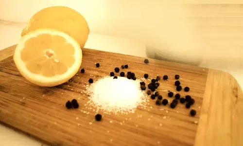 నిమ్మరసం, ఉప్పు, మిరియాలతో ఈ సమస్యలకు చెక్.. నిమ్మరసం, ఉప్పు, మిరియాలతో ఈ సమస్యలకు చెక్..