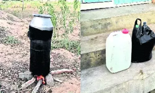 శ్రీకాకుళంలో నాటుసారా తాగి 20మందికి అస్వస్థత శ్రీకాకుళంలో నాటుసారా తాగి 20మందికి అస్వస్థత