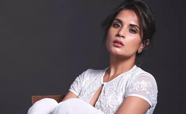 డబ్బుల కోసమే అలాంటి చిత్రాలు: రిచా చద్దా డబ్బుల కోసమే అలాంటి చిత్రాలు: రిచా చద్దా