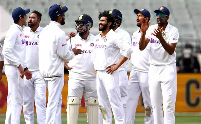 రెండో టెస్ట్ పై పట్టుబిగిస్తున్న రహానె సేన! రెండో టెస్ట్ పై పట్టుబిగిస్తున్న రహానె సేన!