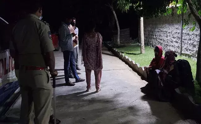 కీసరలో రేవ్ పార్టీ కలకలం కీసరలో రేవ్ పార్టీ కలకలం