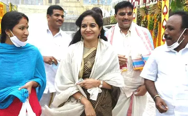 సింగర్ సునీత శ్రీవారి దర్శనం.. సింగర్ సునీత శ్రీవారి దర్శనం..