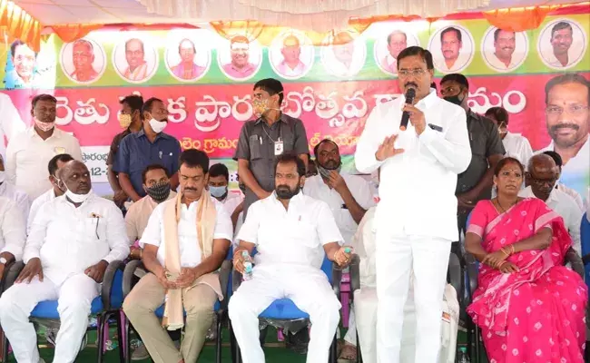 బీజేపీ కార్యకర్తల నిరసనపై మంత్రి నిరంజన్ రెడ్డి ఆగ్రహం బీజేపీ కార్యకర్తల నిరసనపై మంత్రి నిరంజన్ రెడ్డి ఆగ్రహం