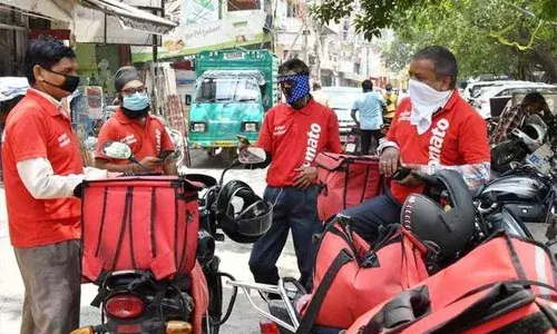 న్యూ ఇయర్ ఎఫెక్ట్ .. జొమాటోకు నిమిషానికి 4,100 ఆర్డర్లు న్యూ ఇయర్ ఎఫెక్ట్ .. జొమాటోకు నిమిషానికి 4,100 ఆర్డర్లు