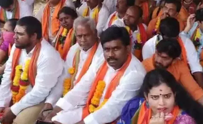 మంత్రి వెల్లంపల్లి వెంటనే రాజీనామా చేయాలి : కరాటే కల్యాణి