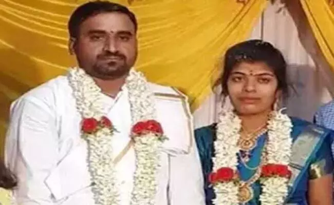 వరుడు జంప్.. పెళ్ళికి వచ్చిన అతిధే అల్లుడయ్యాడు! వరుడు జంప్.. పెళ్ళికి వచ్చిన అతిధే అల్లుడయ్యాడు!
