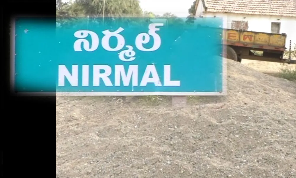 నిర్మల్ జిల్లాలో అక్రమ ఇసుక దందా నిర్మల్ జిల్లాలో అక్రమ ఇసుక దందా