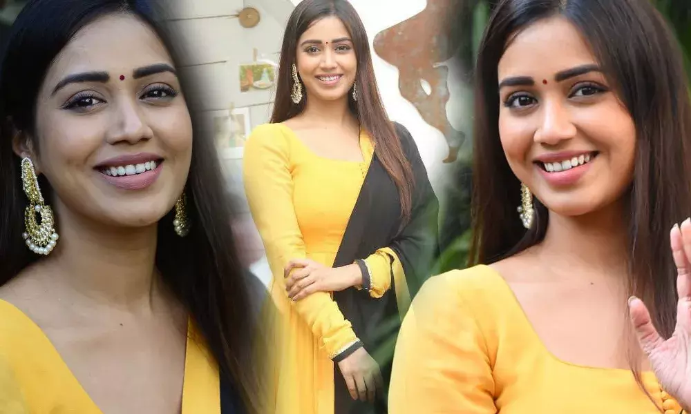 నాచురల్ బ్యూటీ నివేదా పేతురాజ్ క్యూట్ పిక్స్!