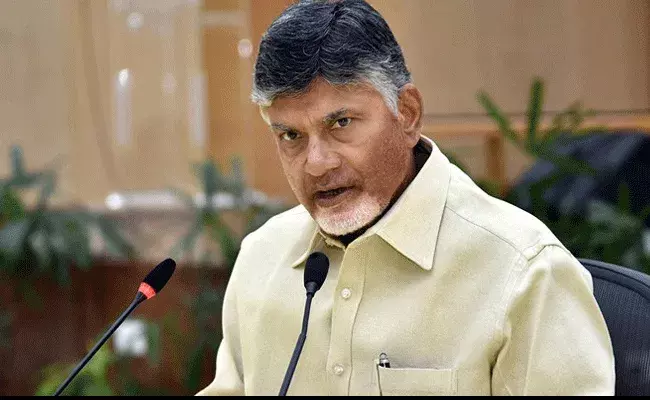 పిరికిపందలు కాబట్టే వైసిపి నేతలు బెదిరింపు రాజకీయాలు చేస్తున్నారు- చంద్రబాబు పిరికిపందలు కాబట్టే వైసిపి నేతలు బెదిరింపు రాజకీయాలు చేస్తున్నారు- చంద్రబాబు