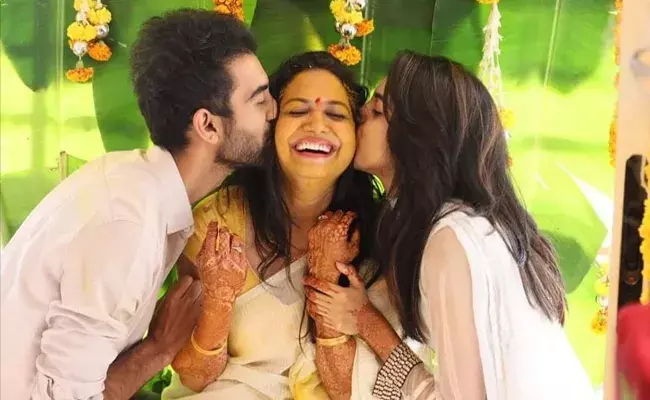 Singer Sunitha Marriage: పెళ్లికూతురైన సింగర్ సునీత.. ఆనందంలో కొడుకు, కూతురు!