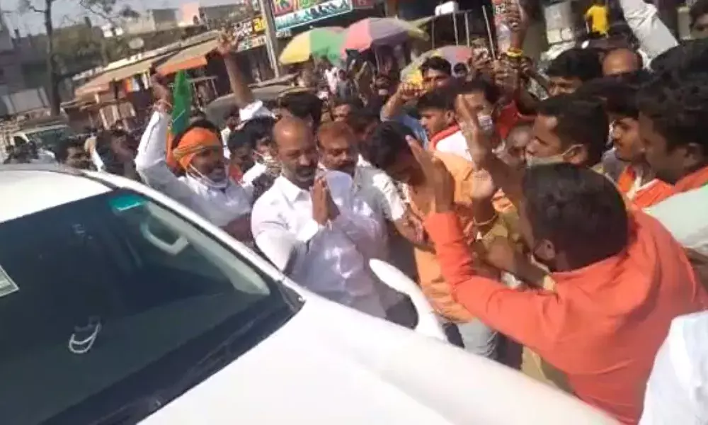 జనగామలో టెన్షన్.. టెన్షన్! జనగామలో టెన్షన్.. టెన్షన్!