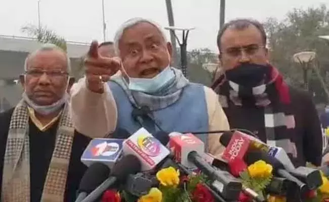 మీడియా పై ఫైర్ అయిన సీఎం!