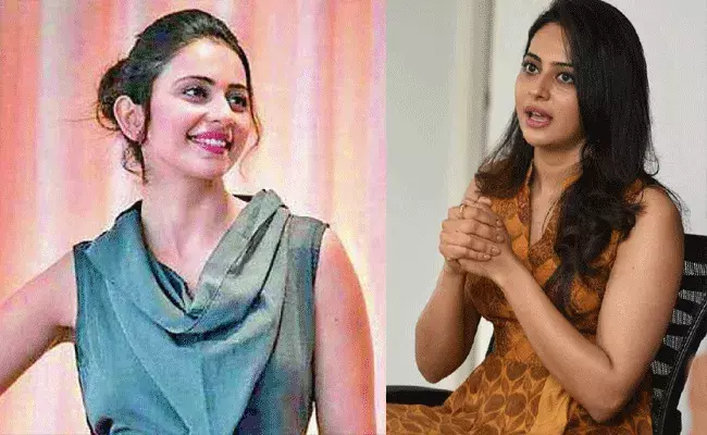 ఫోటోలు షేర్ చేస్తూ.. కామెంట్స్ చేసిన వారితో రకుల్..