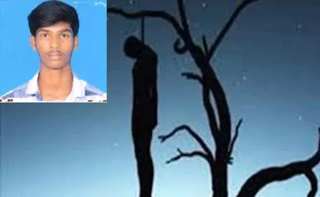 అడవిలో చెట్టుకు ఉరేసుకుని ఢిల్లీబాబు ఆత్మహత్య.. అడవిలో చెట్టుకు ఉరేసుకుని ఢిల్లీబాబు ఆత్మహత్య..