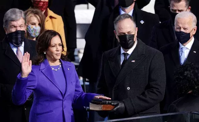 అమెరికా తొలి మహిళా ఉపాధ్యక్షురాలిగా కమలా హారిస్.. తమిళనాడులో సంబరాలు అమెరికా తొలి మహిళా ఉపాధ్యక్షురాలిగా కమలా హారిస్.. తమిళనాడులో సంబరాలు