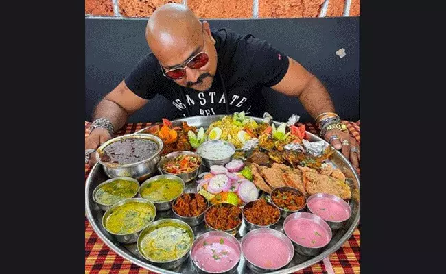 ఆఫర్ అదిరిందయ్యా.. థాలీ తింటే రాయల్ ఎన్ఫీల్డ్ బైక్ ఫ్రీ అట ఆఫర్ అదిరిందయ్యా.. థాలీ తింటే రాయల్ ఎన్ఫీల్డ్ బైక్ ఫ్రీ అట