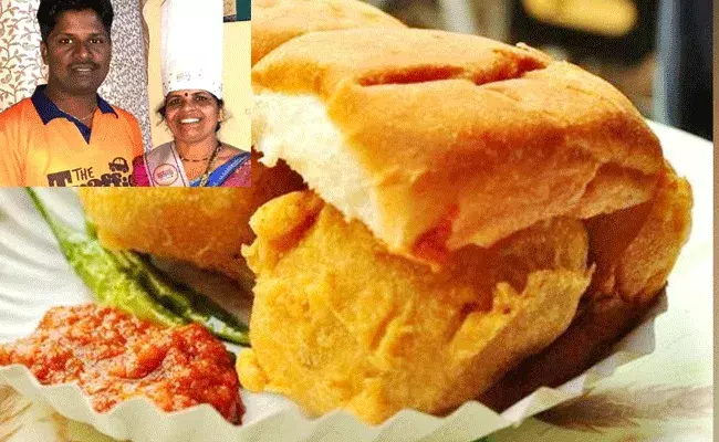 ట్రాఫిక్ జామ్లో వడాపావ్ల విక్రయం.. నెలకు రూ.2 లక్షల ఆదాయం ట్రాఫిక్ జామ్లో వడాపావ్ల విక్రయం.. నెలకు రూ.2 లక్షల ఆదాయం