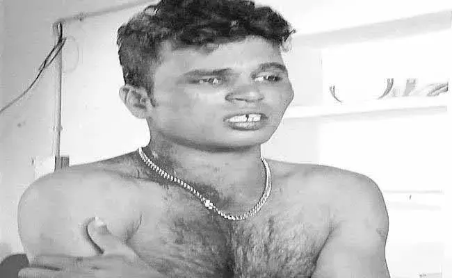 స్త్రీ వేషధారణలో వచ్చి మరీ కిడ్నాప్! స్త్రీ వేషధారణలో వచ్చి మరీ కిడ్నాప్!