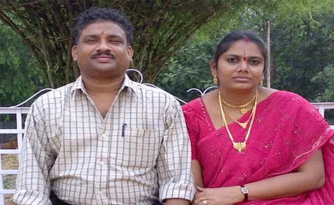 భార్యాభర్తలిద్దరూ ఒకేసారి.. భార్యాభర్తలిద్దరూ ఒకేసారి..