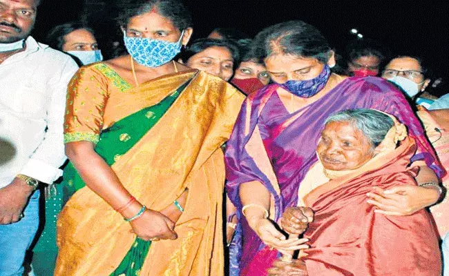 పలు సమస్యల సత్వర పరిష్కారం కోసమే పల్లె నిద్ర : మంత్రి సబితా ఇంద్రారెడ్డి