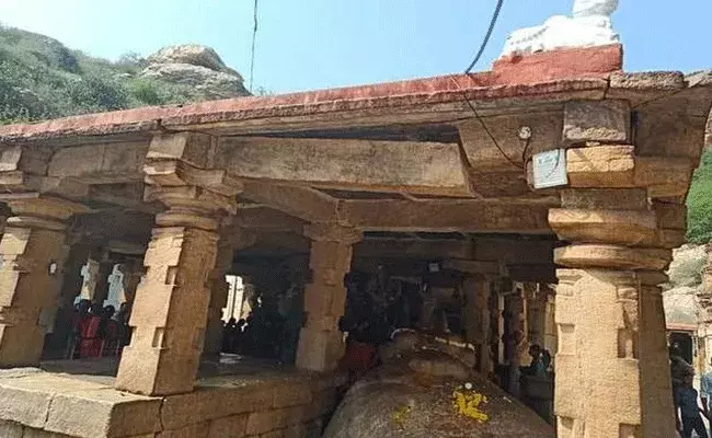 శిధిలావస్థకు చేరుకున్న ప్రముఖ పుణ్యక్షేత్రం యాగంటి శిధిలావస్థకు చేరుకున్న ప్రముఖ పుణ్యక్షేత్రం యాగంటి