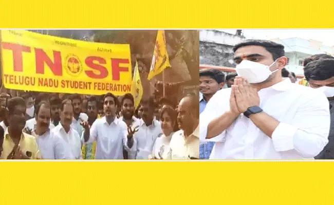 TNSF నేతలకు సంఘీభావం తెలుపుతూ గుంటూరు సబ్జైల్కు వెళ్లిన నారా లోకేష్ TNSF నేతలకు సంఘీభావం తెలుపుతూ గుంటూరు సబ్జైల్కు వెళ్లిన నారా లోకేష్