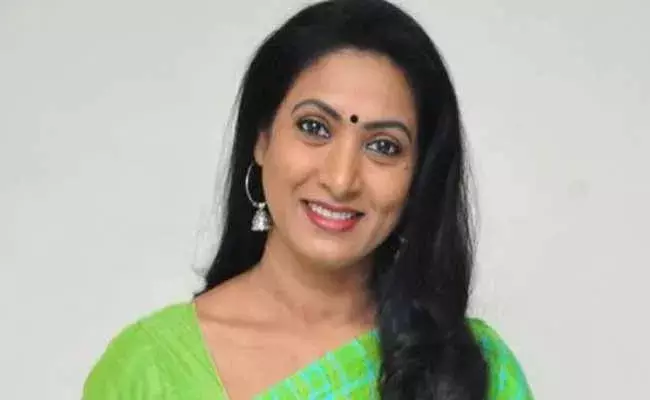 ఆమనికి స్వల్ప అస్వస్థత! ఆమనికి స్వల్ప అస్వస్థత!