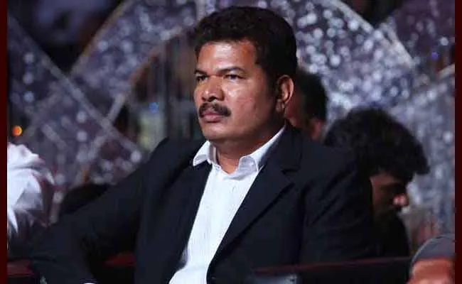 డైరెక్టర్ శంకర్పై నాన్ బెయిలబుల్ వారెంట్! డైరెక్టర్ శంకర్పై నాన్ బెయిలబుల్ వారెంట్!