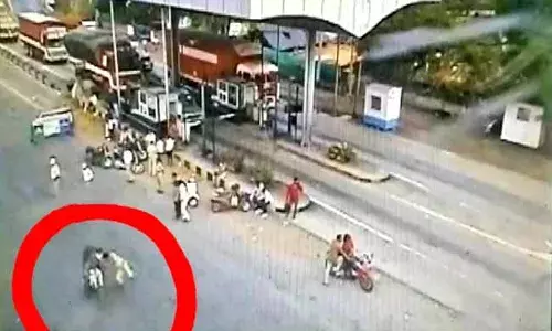 కానిస్టేబుల్‌ను బైక్‌తో ఢీకొట్టిన యువకుడు!