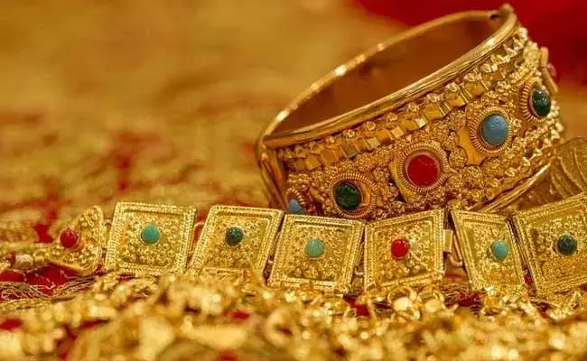 Gold Rates : భారీగా తగ్గిన బంగారం, వెండి ధరలు! Gold Rates : భారీగా తగ్గిన బంగారం, వెండి ధరలు!