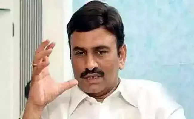 పార్టీలకు అతీతంగా పంచాయతీ ఎన్నికల్లో ఓటర్లను ప్రలోభపెడుతున్నారు : ఎంపీ రఘురామ