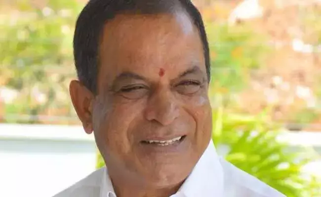 నేను చెప్పిన వ్యక్తికి ఓటు వేసి గెలిపించకపోతే నీళ్లు ఆపేస్తాం.. కరెంట్ కట్ చేస్తాం : కన్నబాబు