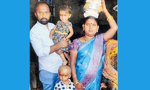 రుణ భారం.. ఉప సర్పంచి దంపతుల ఆత్మహత్య రుణ భారం.. ఉప సర్పంచి దంపతుల ఆత్మహత్య