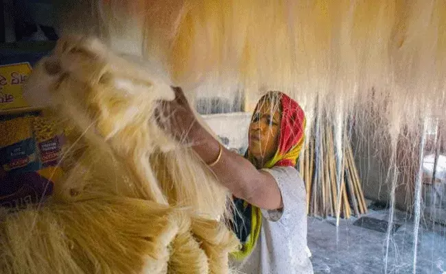 నాలుగు రోజులు... 12గంటలు న్యూ లేబర్ రూల్స్
