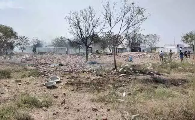 తమిళనాడులో భారీ అగ్నిప్రమాదం : 11 మంది మృతి తమిళనాడులో భారీ అగ్నిప్రమాదం : 11 మంది మృతి