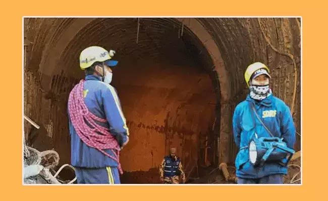 ఉత్తరాఖండ్లో సహాయక చర్యలు తాత్కాలికంగా నిలిపివేత ఉత్తరాఖండ్లో సహాయక చర్యలు తాత్కాలికంగా నిలిపివేత