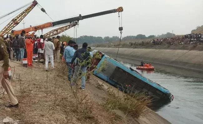 మధ్యప్రదేశ్ ఘోర ప్రమాదం : 45కి చేరిన మృతుల సంఖ్య...!