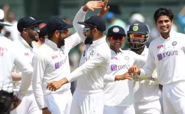 India vs England 2nd Test Day 4 : ఇంగ్లండ్ పై ప్రతీకారం తీర్చుకున్న భారత్.. రెండవ టెస్టులో ఘన విజయం! India vs England 2nd Test Day 4 : ఇంగ్లండ్ పై ప్రతీకారం తీర్చుకున్న భారత్.. రెండవ టెస్టులో ఘన విజయం!
