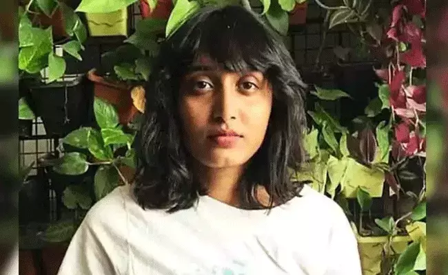 సాగు చట్టాలపై సెలబ్రిటీల టూల్కిట్ ట్వీట్లపై ఢిల్లీ పోలీసులు సీరియస్ సాగు చట్టాలపై సెలబ్రిటీల టూల్కిట్ ట్వీట్లపై ఢిల్లీ పోలీసులు సీరియస్