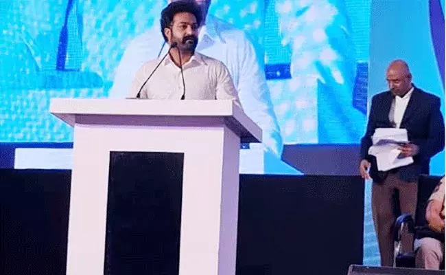 నటుడిగా రాలేదు.. రోడ్డు ప్రమాదంలో ఇద్దర్ని కోల్పోయిన బాధతో వచ్చా: తారక్