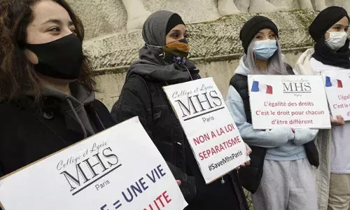 ఇస్లామిజాన్ని కట్టడి చేసేందుకు ఫ్రాన్స్‌ చర్యలు షురూ