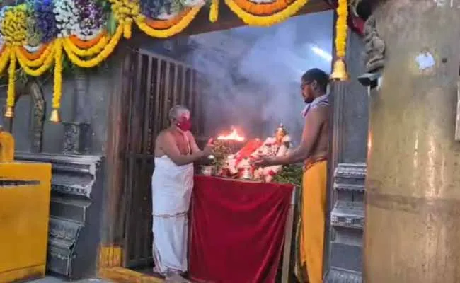 యాదాద్రి శ్రీ లక్ష్మీనరసింహస్వామి ఆలయంలో రథసప్తమి ప్రత్యేక పూజలు..! యాదాద్రి శ్రీ లక్ష్మీనరసింహస్వామి ఆలయంలో రథసప్తమి ప్రత్యేక పూజలు..!