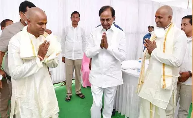 మంత్రి శ్రీనివాస్ గౌడ్‌ను పరామర్శించిన సీఎం కేసీఆర్!