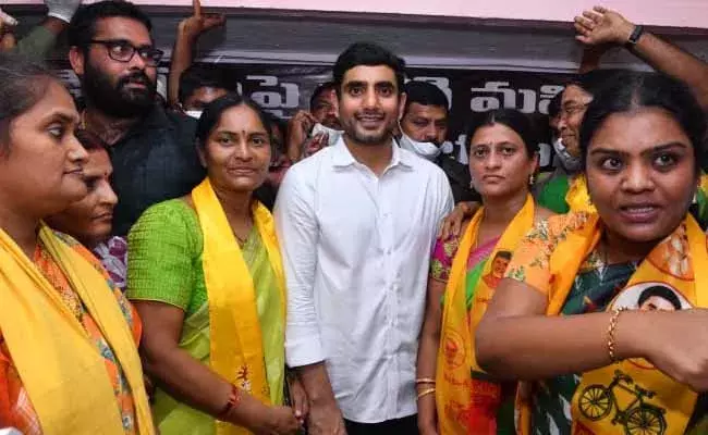 టీడీపీ దెబ్బకు వైసీపీ నేతల మైండ్ బ్లాంక్  అయింది : నారా లోకేష్ టీడీపీ దెబ్బకు వైసీపీ నేతల మైండ్ బ్లాంక్  అయింది : నారా లోకేష్