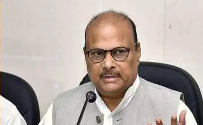 జగన్ పాలనలో ప్రచారం ఎక్కువ.. వివిధ వర్గాలకు లబ్ది తక్కువ : యనమల జగన్ పాలనలో ప్రచారం ఎక్కువ.. వివిధ వర్గాలకు లబ్ది తక్కువ : యనమల