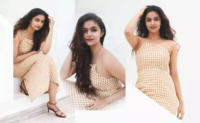 కీర్తి సురేష్ గ్లామరస్ ఫొటోస్..! కీర్తి సురేష్ గ్లామరస్ ఫొటోస్..!