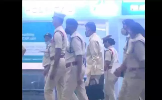 తిరుపతి నుంచి హైదరాబాద్ తిరుగు ప్రయాణమైన చంద్రబాబు తిరుపతి నుంచి హైదరాబాద్ తిరుగు ప్రయాణమైన చంద్రబాబు