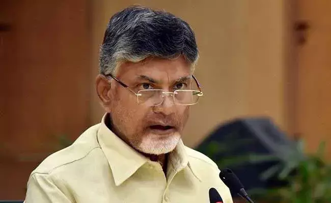 ఇండిగో విమానంలో హైదరాబాద్ కి చేరుకున్న చంద్రబాబు... ! ఇండిగో విమానంలో హైదరాబాద్ కి చేరుకున్న చంద్రబాబు... !