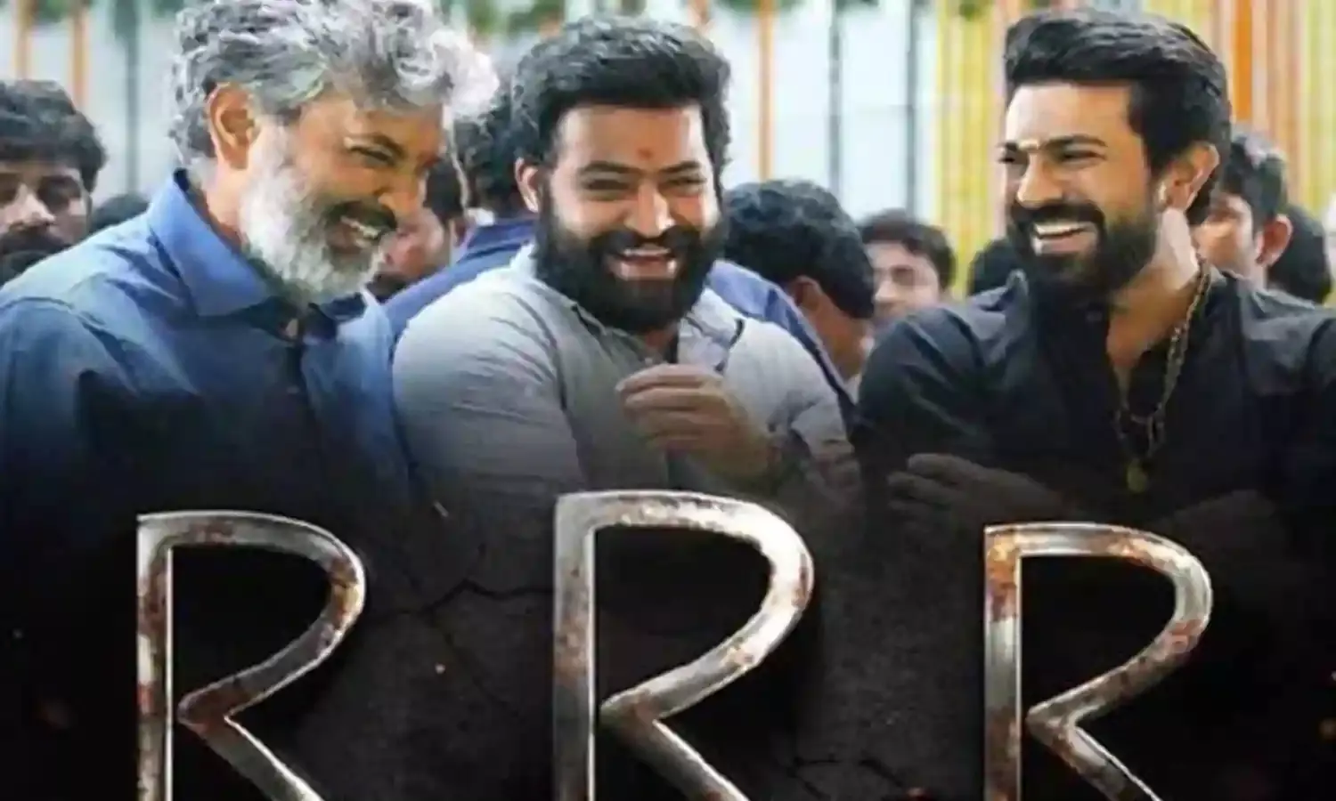 భారీ ధరకు అమ్ముడుపోయిన RRR డిజిటల్ హక్కులు.. ! భారీ ధరకు అమ్ముడుపోయిన RRR డిజిటల్ హక్కులు.. !